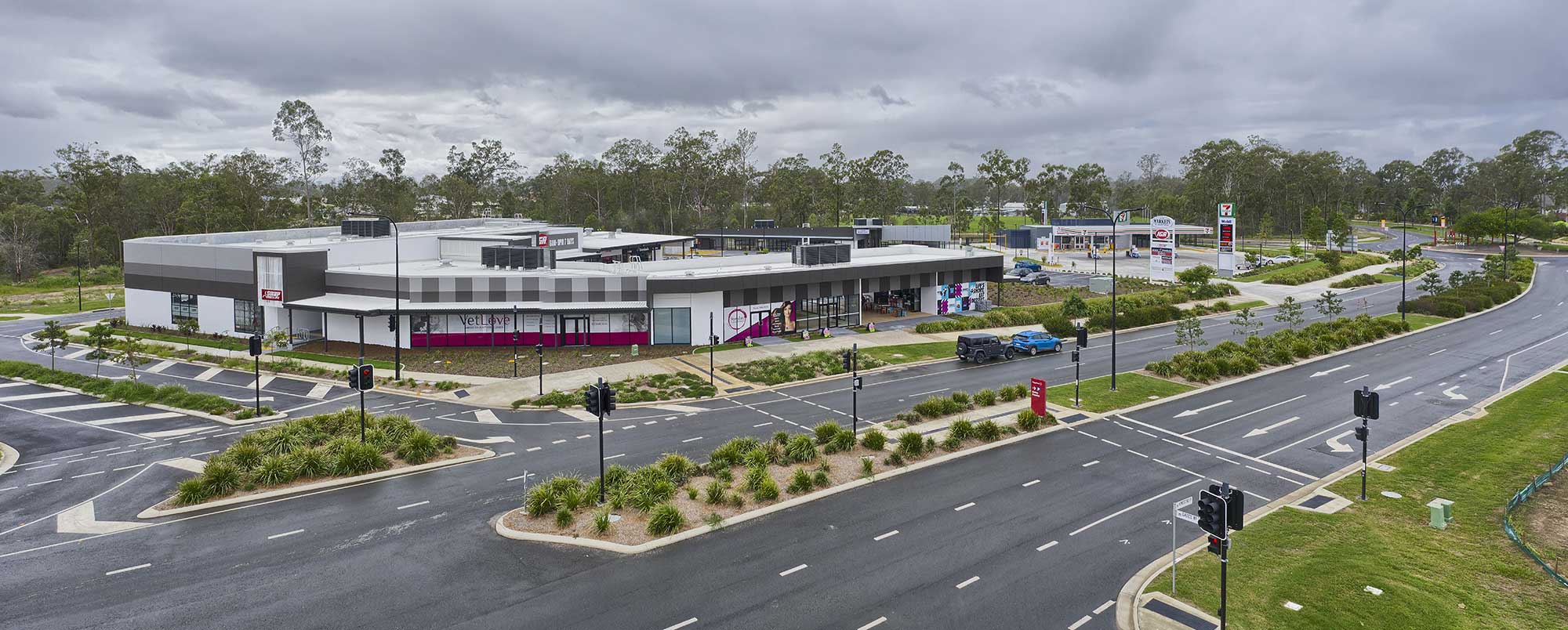 Panorama drone photography captures the street frontage Panorama drone photography captures the street frontage